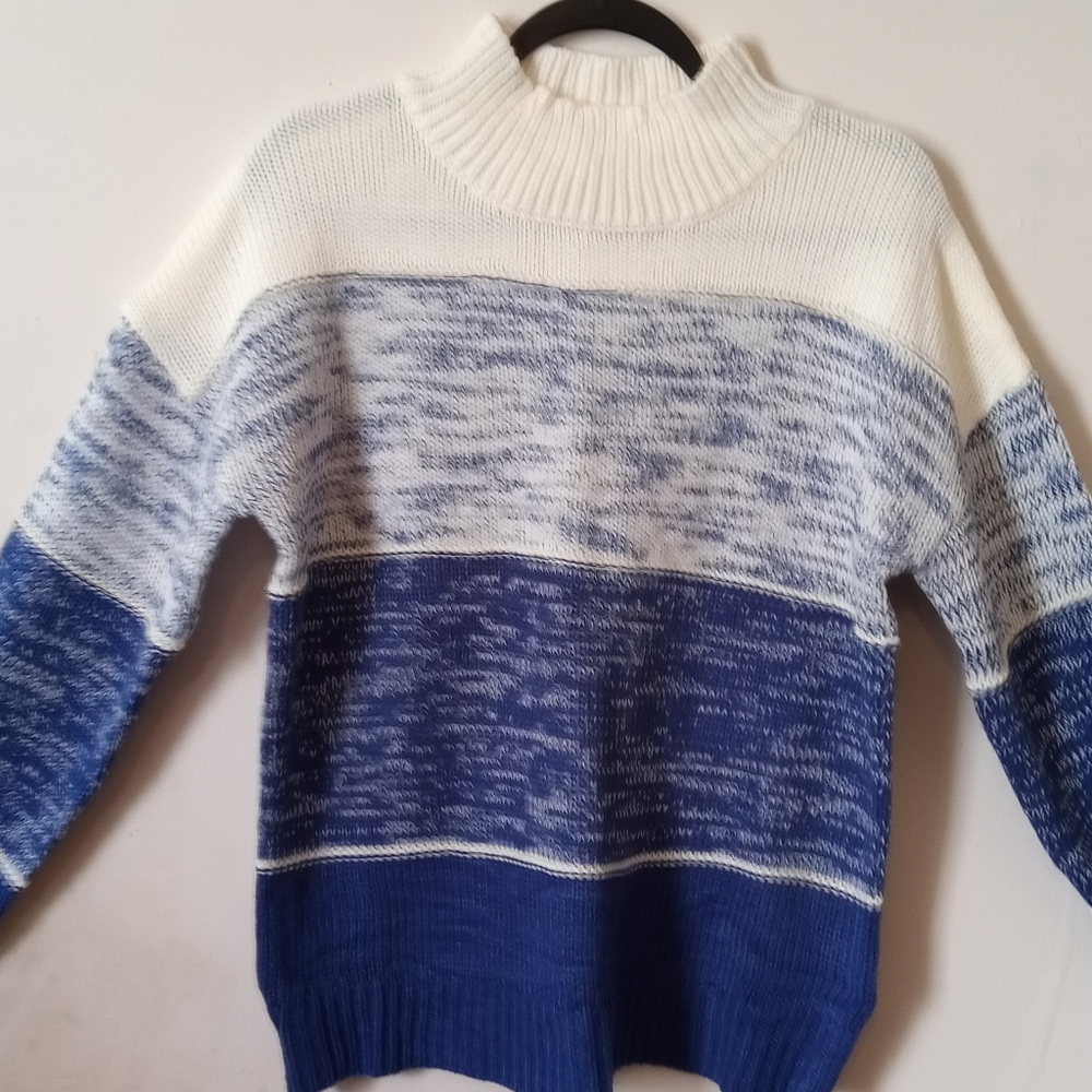 Blue and White Striped Sweater Women's Size M Skiing Coastal
